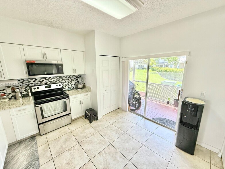 Building Photo - 70 Whitehead Cir