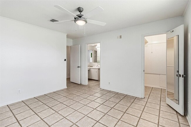 Building Photo - 730 N Sarah Jo St