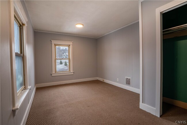 Building Photo - 208 E Clark St