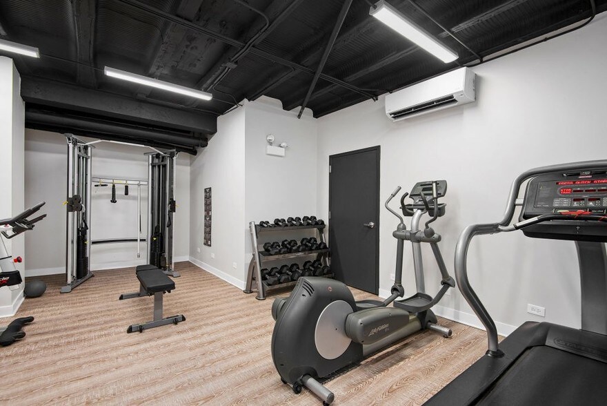 2756 N. Pine Grove - Fitness Center - 2756-60 N. Pine Grove