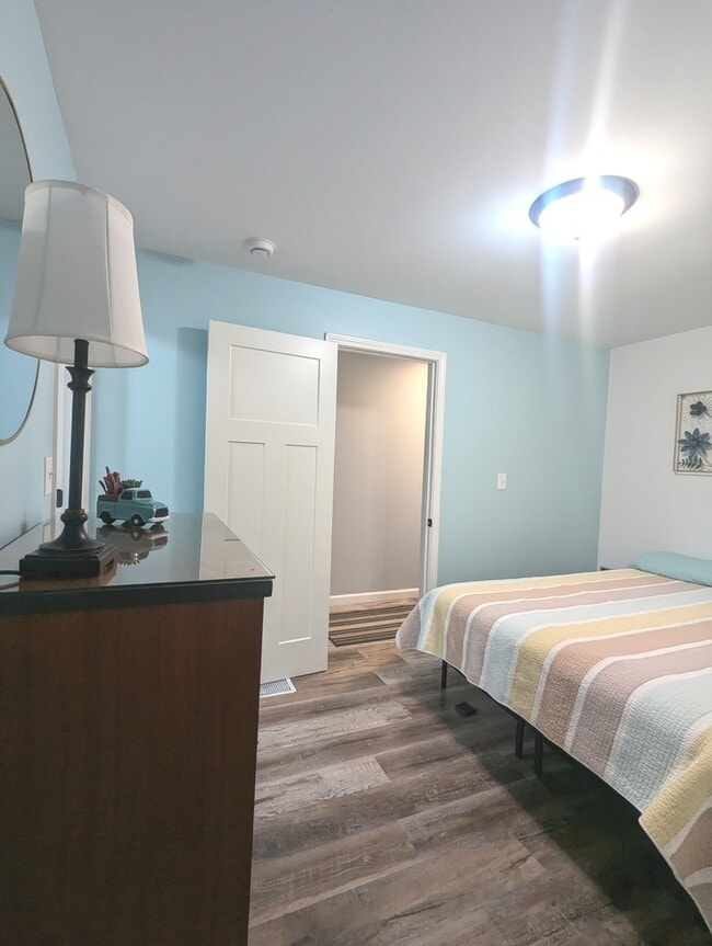 Building Photo - 1708 N Center St