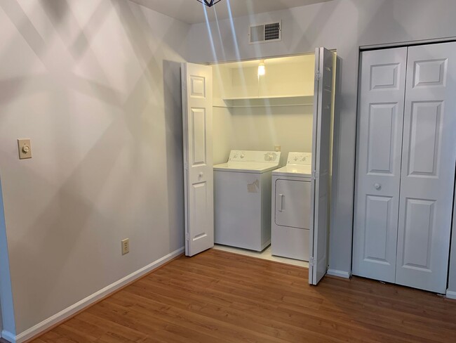 Building Photo - 2 Bed | 2 Bath Condo In Raleigh with Large...