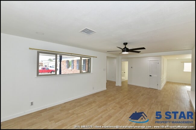 Building Photo - 3217 Wedgewood Dr