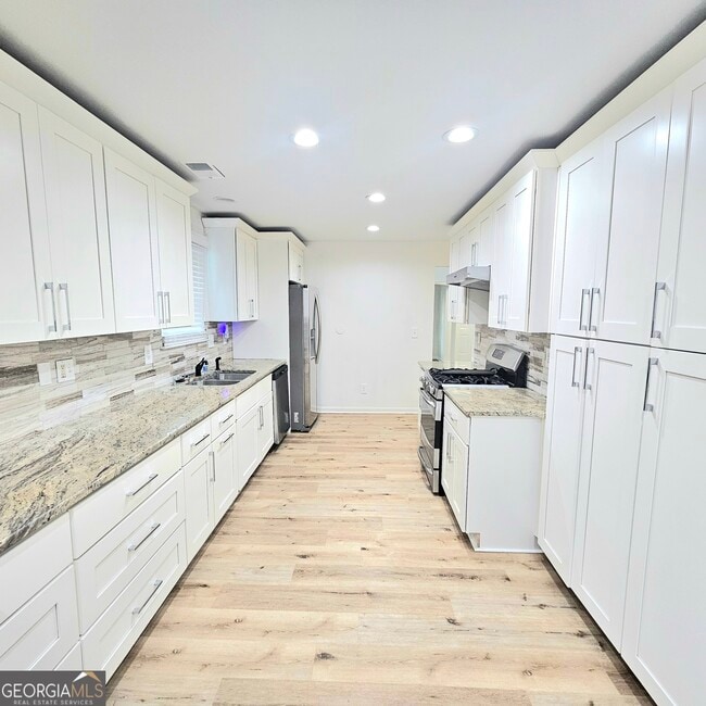 Building Photo - 1308 Gates Cir SE