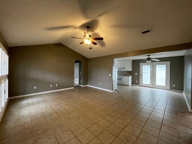 Building Photo - 105 County Rd 740
