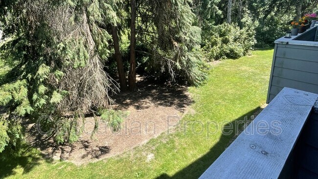 Building Photo - 6170 SE Lake Rd