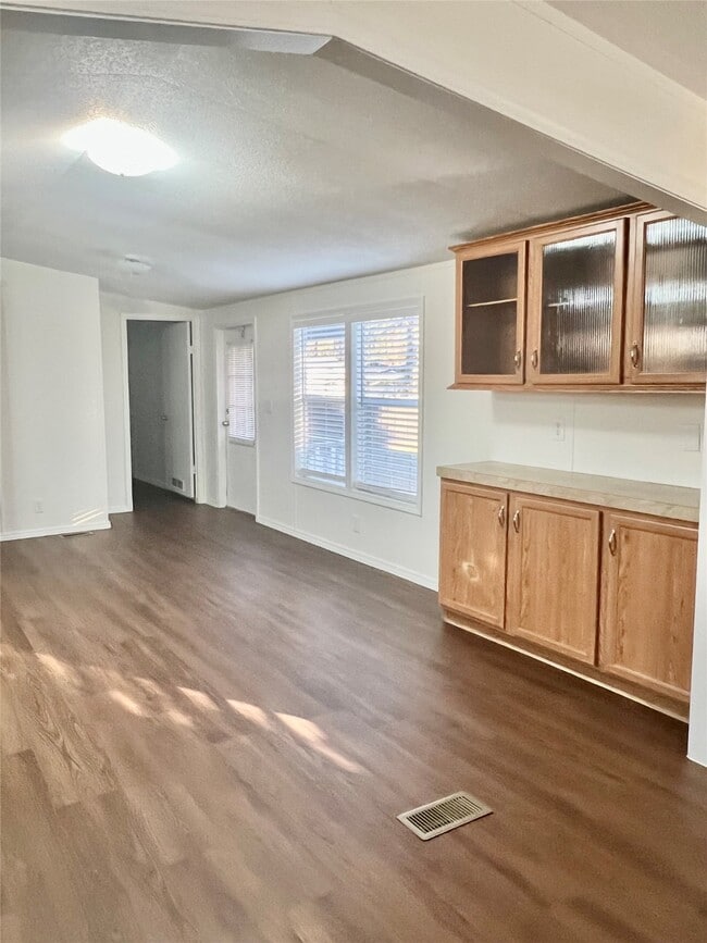 Building Photo - 24413 Tree Ln