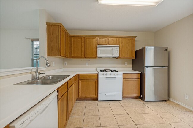 Building Photo - Charming 3-Bedroom, 2-Bathroom Home in Judson Crossing