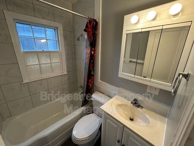 Building Photo - 106-108 S Sperling Ave