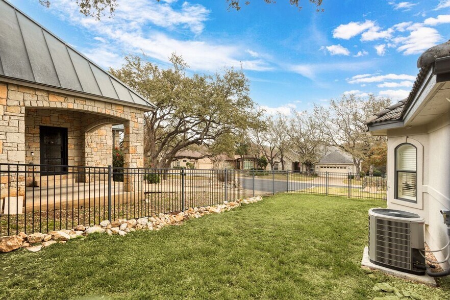 Building Photo - 3411 Nightfall