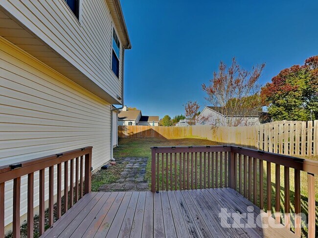 Building Photo - 11 Peridot Pl