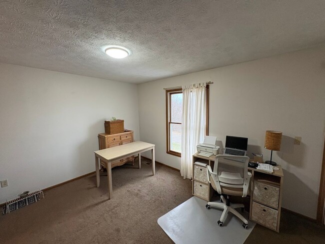 Building Photo - 4646 Castlebar St NW