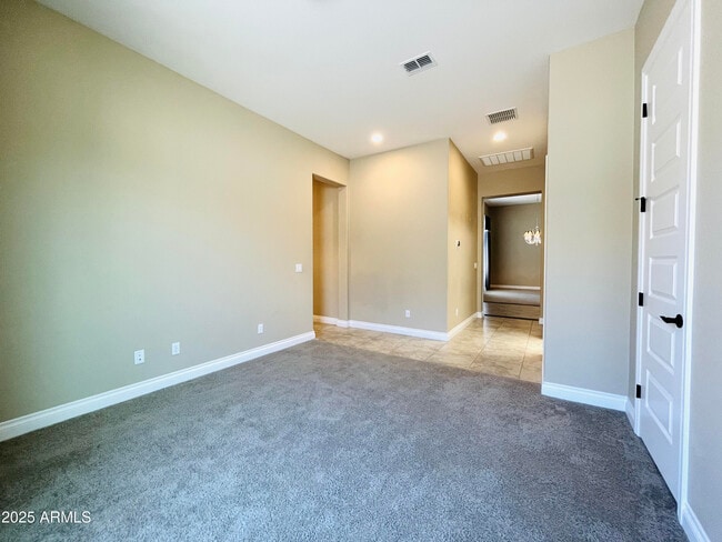 Building Photo - 3104 E Wildhorse Ct