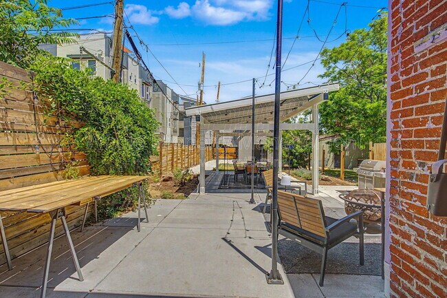 Building Photo - 2923 W 27th Ave