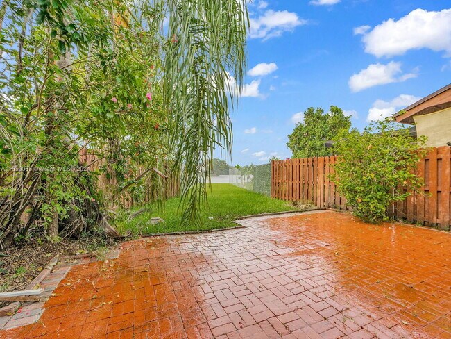 Building Photo - 14811 SW 74th Ln