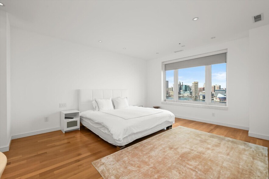 Building Photo - 100 Harborview Dr