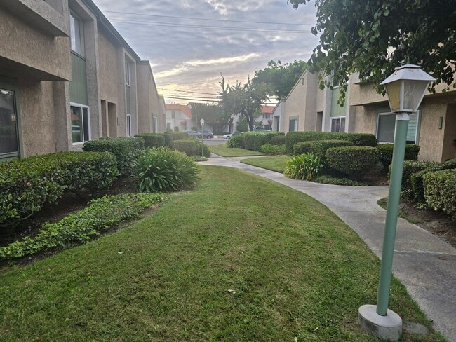 Building Photo - Beautiful Townhome for Rent