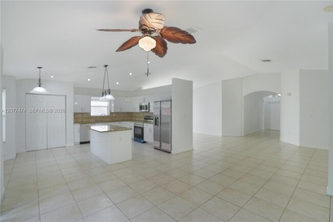 Building Photo - 13950 SW 155th Ct