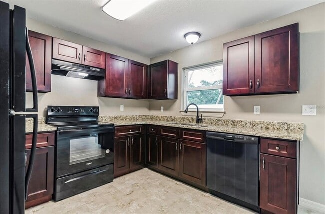 Building Photo - 3468 SW 165th Loop