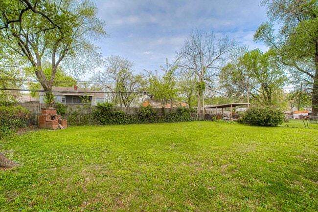Building Photo - 1020 S 55th St