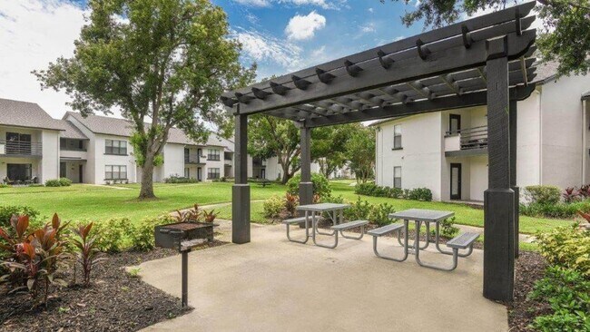 Building Photo - 5870 Sundown Cir