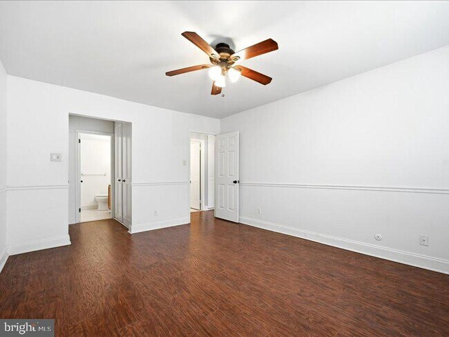 Building Photo - 421 Drummers Ln