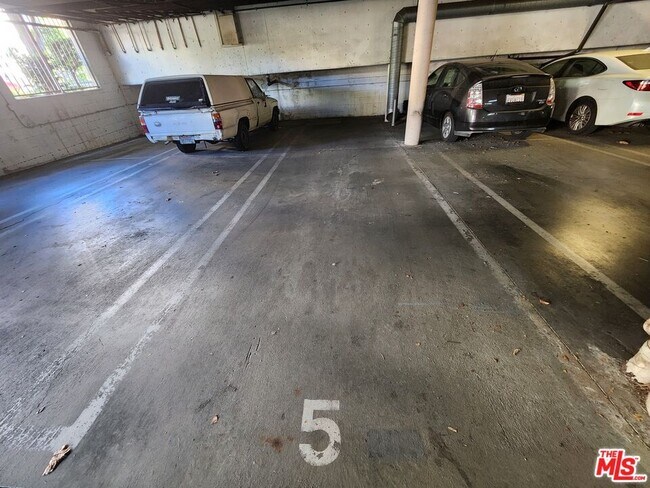 Building Photo - 11230 Peach Grove St