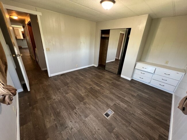 Building Photo - Semi-Rural 2 Bedroom 1 Bath Updated Mobile Home w/ Amenities