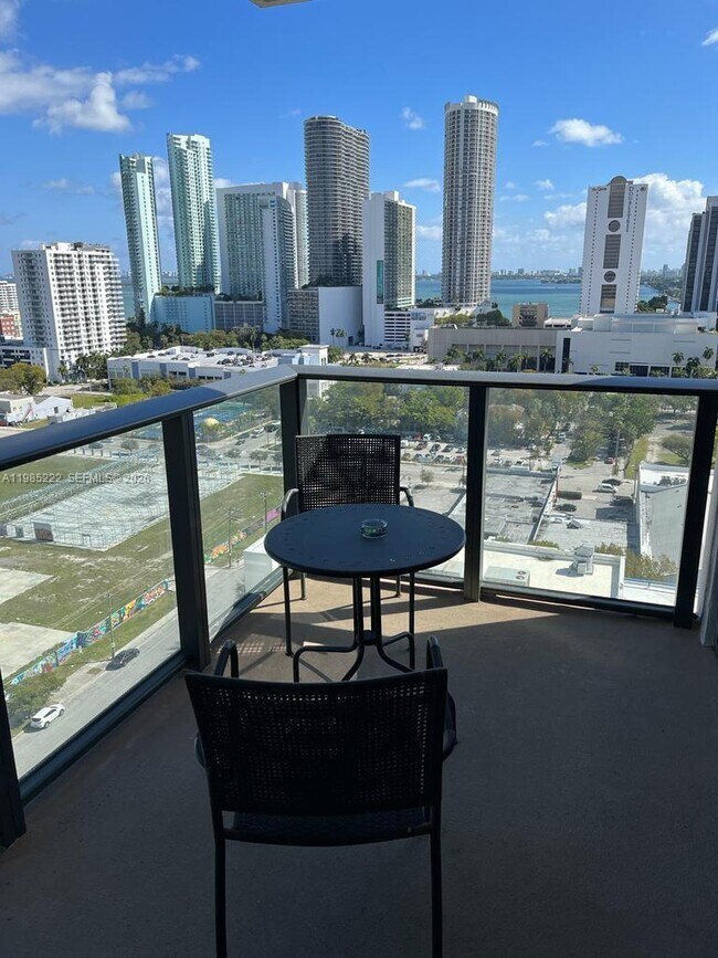 Building Photo - 1600 NE 1st Ave