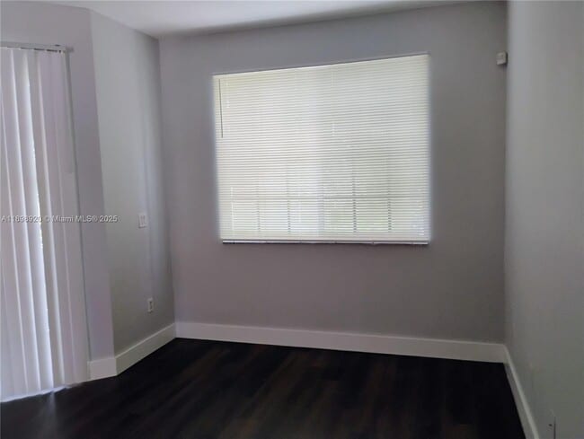 Building Photo - 1115 Lucaya Dr