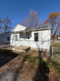 Building Photo - 2556 Sweetser Avenue Evansville, IN 47714