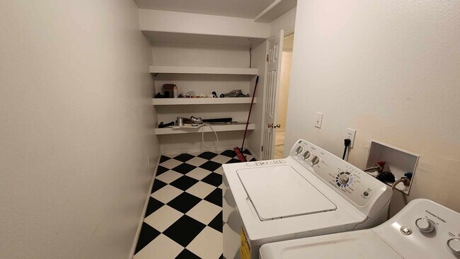 Building Photo - 1430 E 900 S