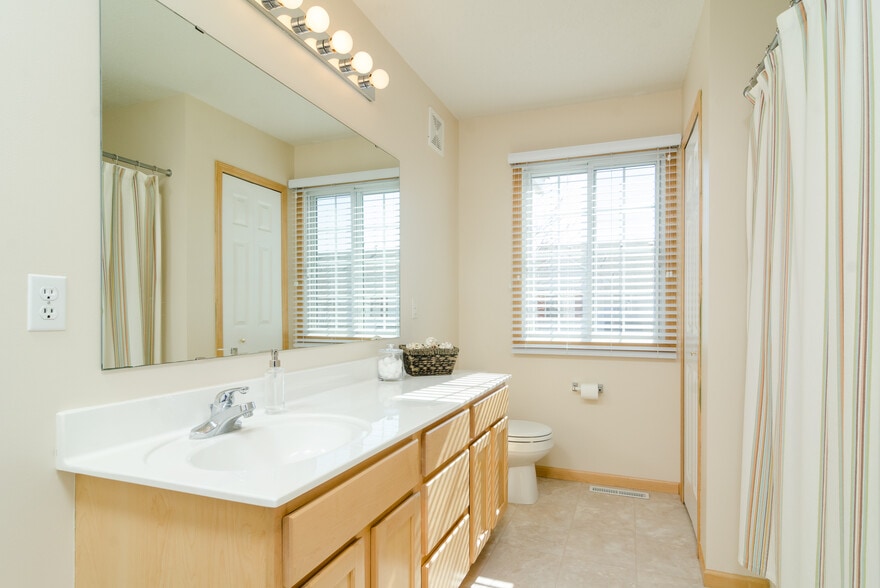 Building Photo - 17756 96th Ave N