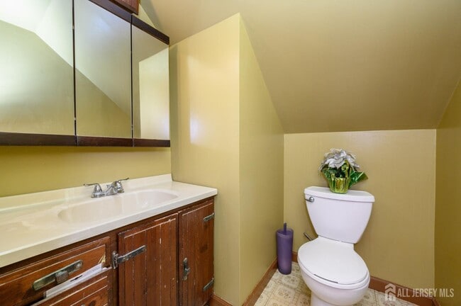 Building Photo - 1 Ovington Ave