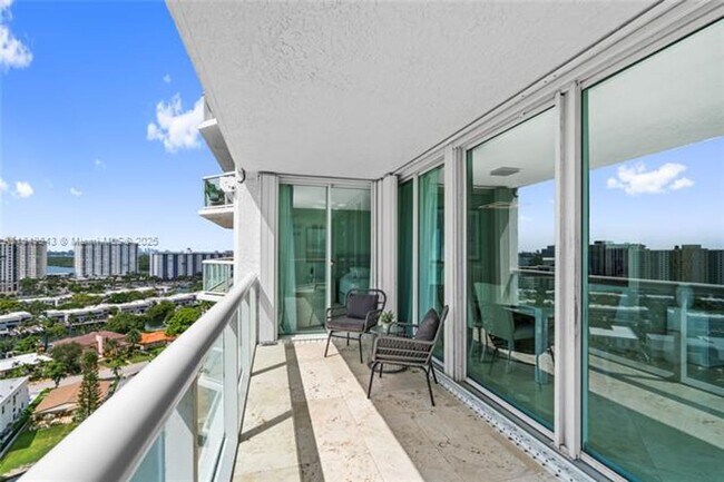 Building Photo - 16500 Collins Ave
