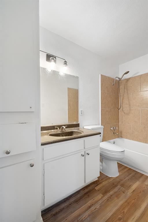 Building Photo - 2217 Mission Hill Dr