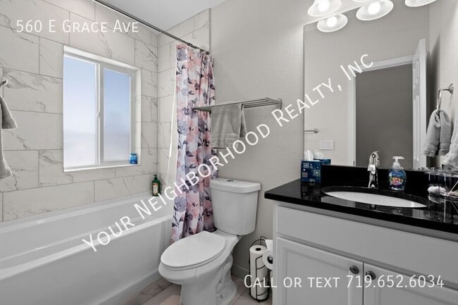 Building Photo - 560 E Grace Ave