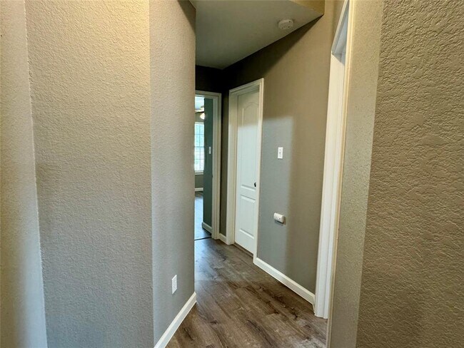 Building Photo - 9104 Heiden Lane