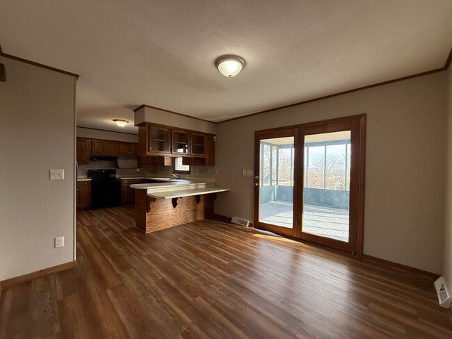 Building Photo - 5 Bedroom, 2 Bathroom Home in Greene County, TN