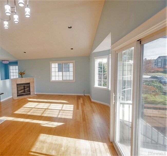 Building Photo - 4216 S Eddy St