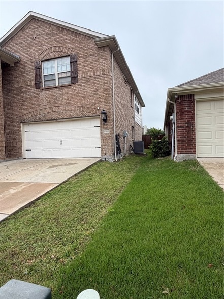 Building Photo - 12404 Coral Dr