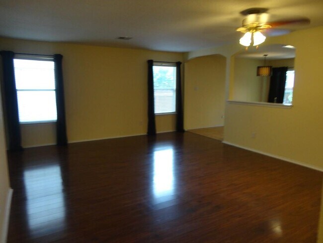 Building Photo - 17418 Dashwood Creek Dr