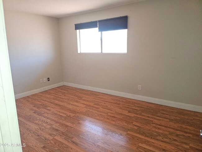 Building Photo - 1115 N 84th Pl