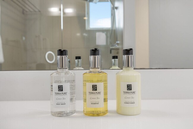 Building Photo - 301 Valley St