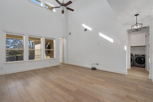 Building Photo - 5049 Veranda Ter