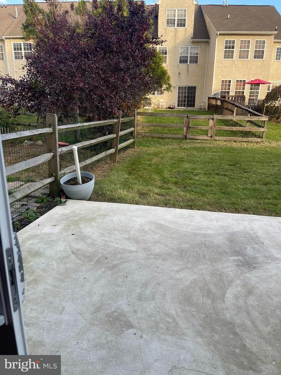 Building Photo - 310 Norwalk Way