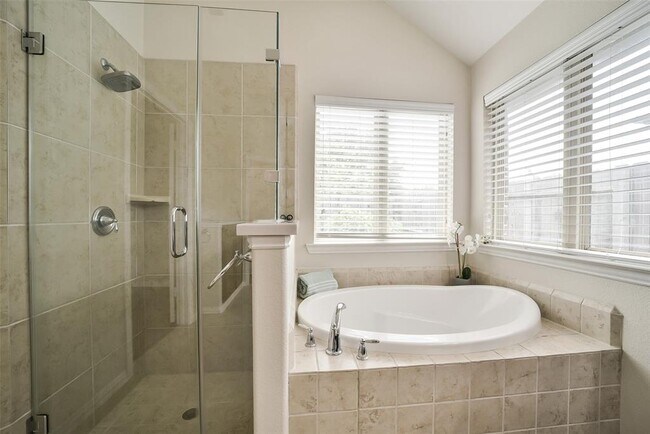 Building Photo - 2718 Misty Laurel Ct