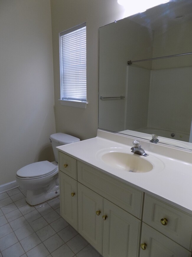 Building Photo - **Available to view mid June** 2 Bedroom, ...
