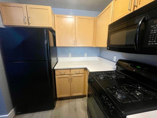 Building Photo - Spacious Efficiency with Modern Amenities, SW Waterfront Location, Fitness Room, Pool and Concier...