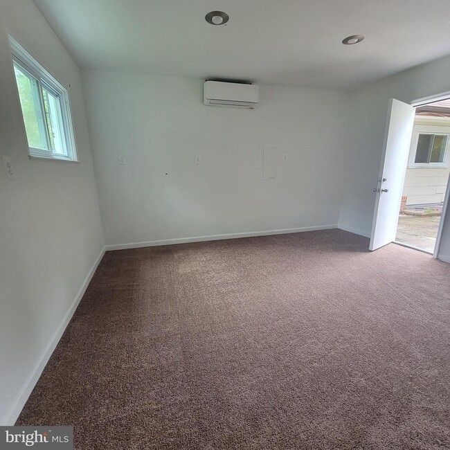 Building Photo - 13300 Williams Dr